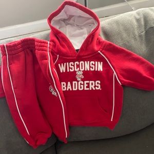 Wisconsin Badgers sweat suit 18 months